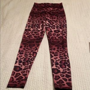 Onzie leopard print leggings